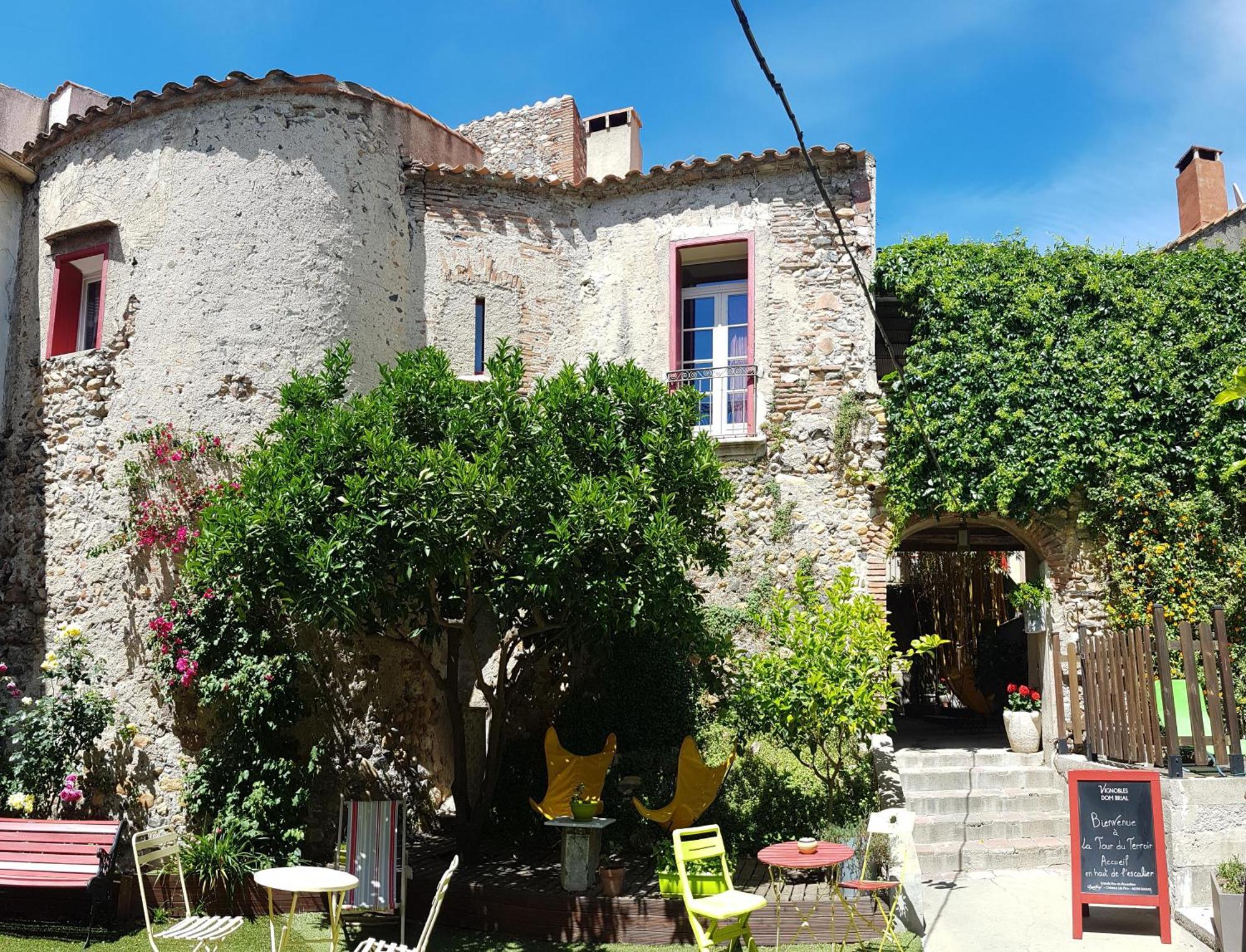 La Tour Du Terroir Bed and Breakfast Rivesaltes Exterior foto